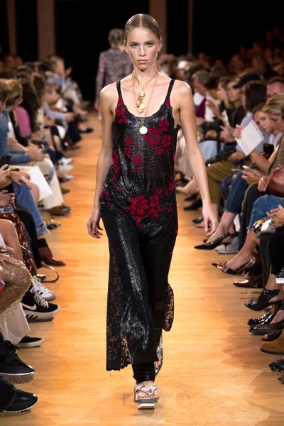 Look 35